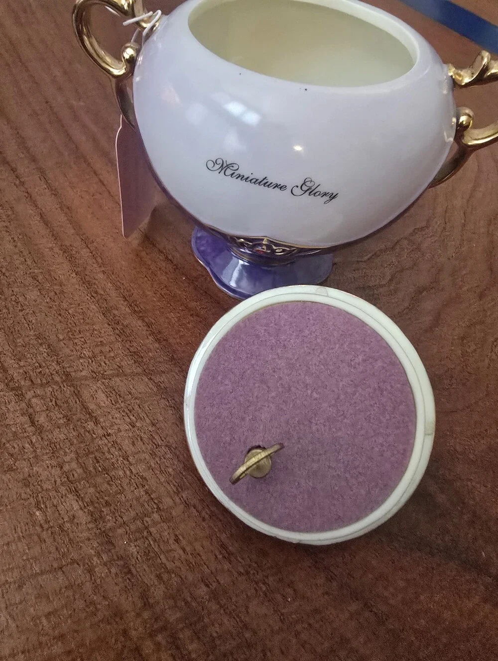 N°1532A RARE Ardleigh Elliott Nature Jeweled Treasures porcelain Music Box.2000